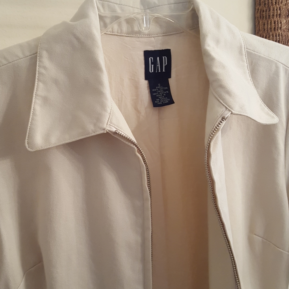 Gap Lightweight Jacket - image 5